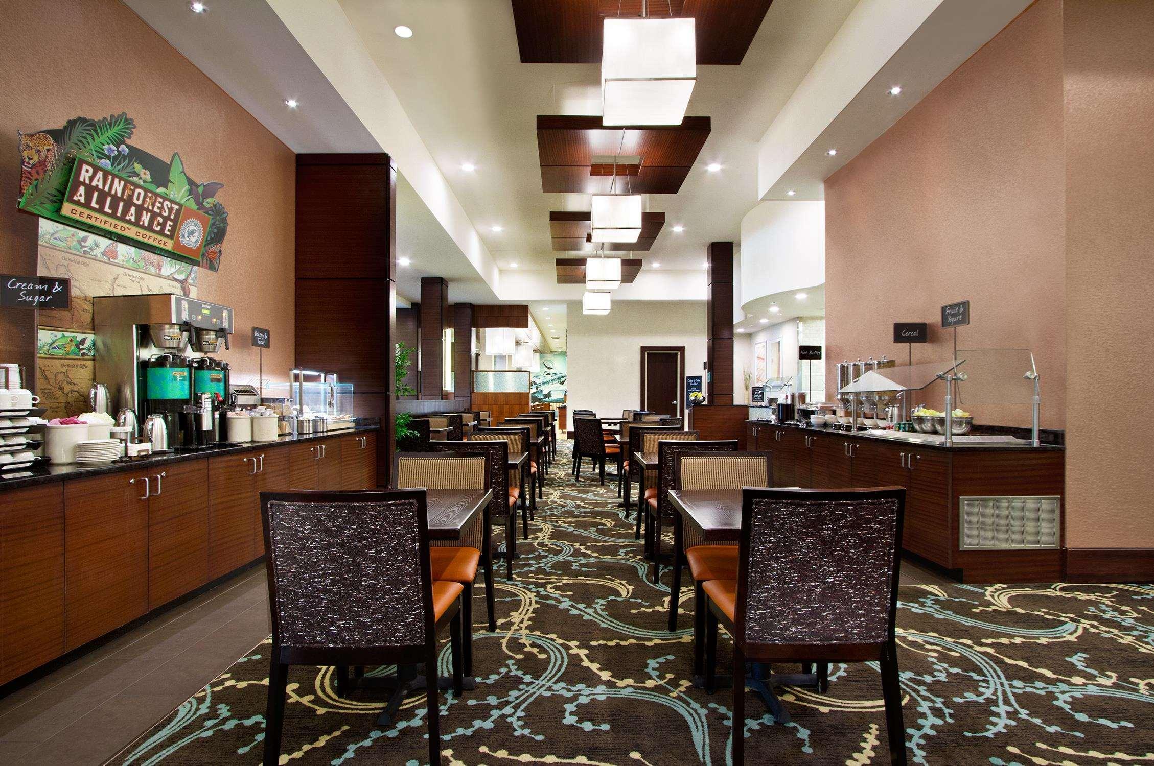 Embassy Suites By Hilton Fayetteville Fort Bragg Exterior photo