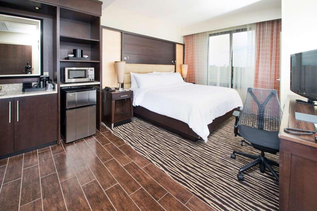 Embassy Suites By Hilton Fayetteville Fort Bragg Room photo