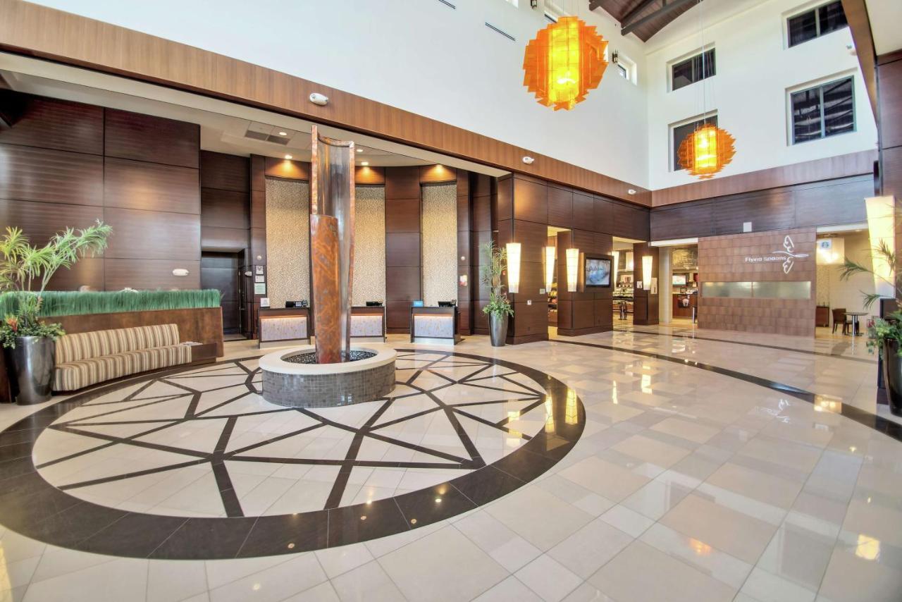 Embassy Suites By Hilton Fayetteville Fort Bragg Exterior photo