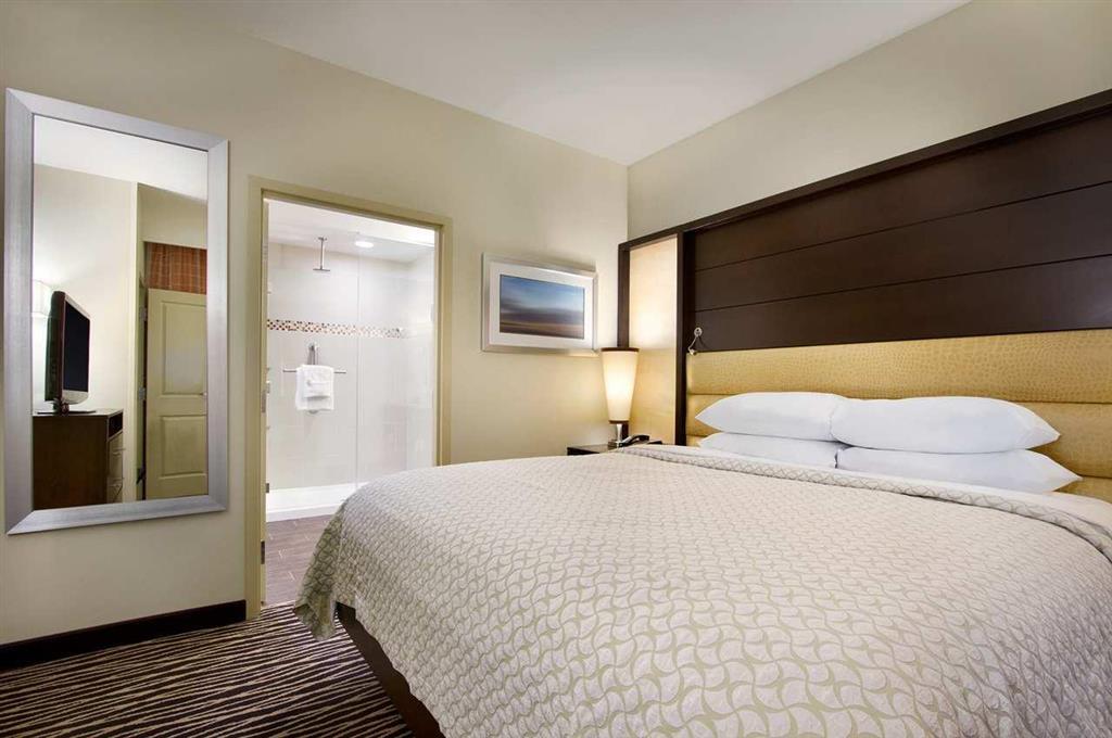Embassy Suites By Hilton Fayetteville Fort Bragg Room photo