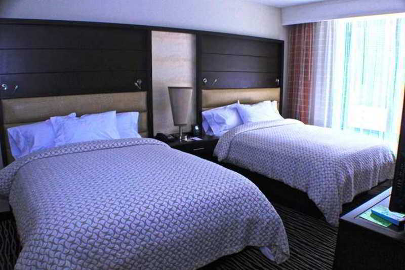 Embassy Suites By Hilton Fayetteville Fort Bragg Room photo